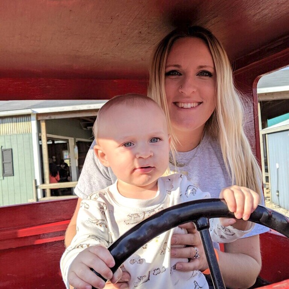 Jessica - Picture 2 of 8